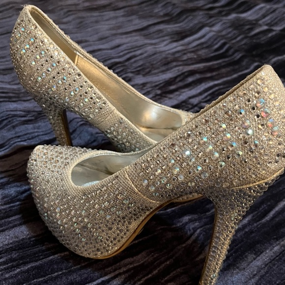 Shrek silver bling shimmery gem stone Rhinestone heels formal attire to shine on - Picture 2 of 16